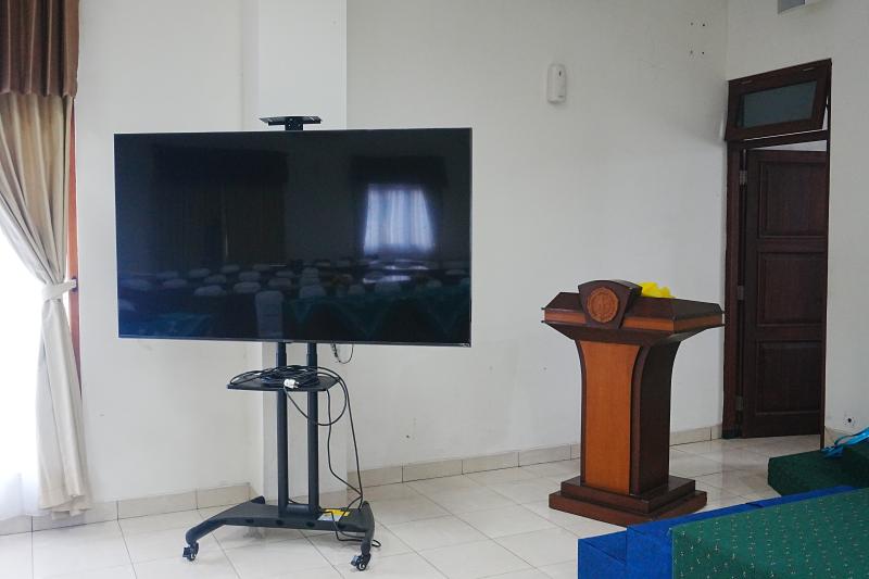 Podium and Smart TV