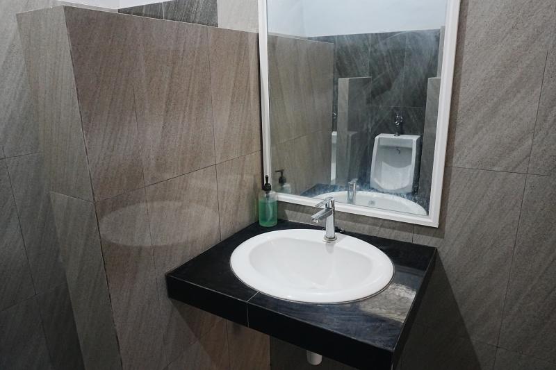 Washbasin and Mirror